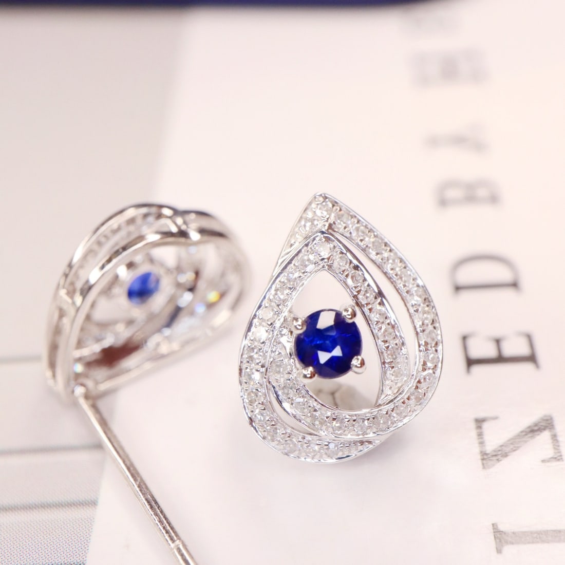 14k Gold 0.57 Ctw Natural Sapphire & Diamond Earrings - 4