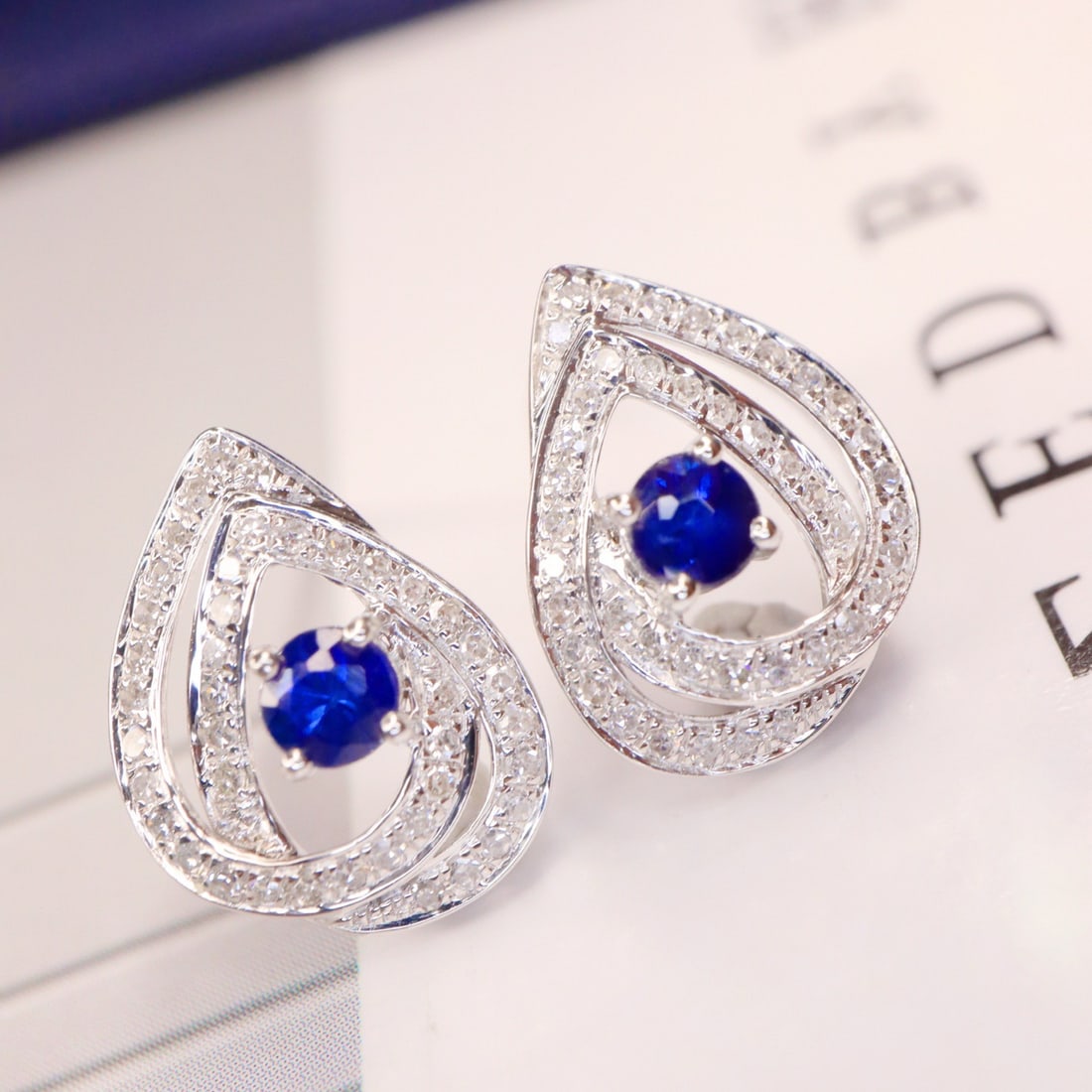 14k Gold 0.57 Ctw Natural Sapphire & Diamond Earrings - 6