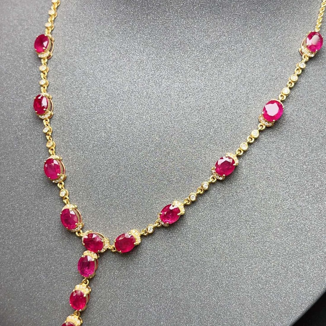 14k Gold 9.85 Ct Natural Ruby & Diamond Necklace - 2