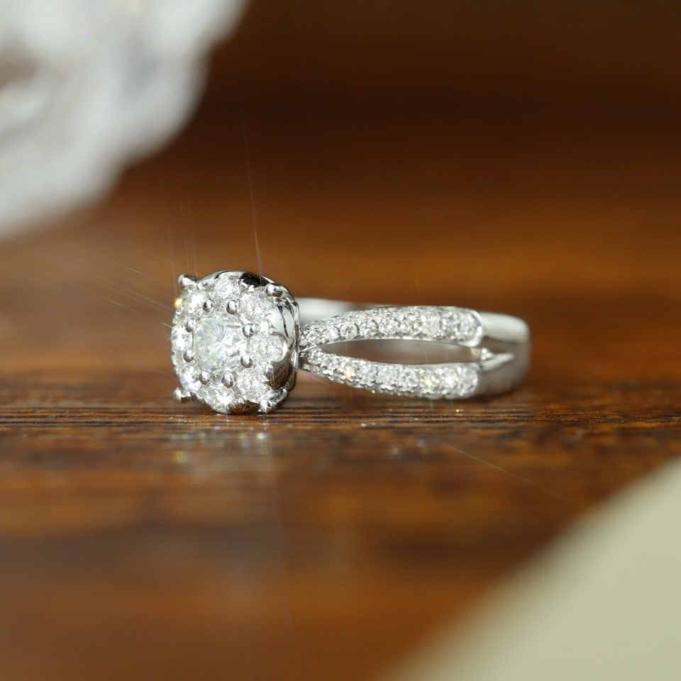 14k Gold 0.70 Ct Natural H Diamond Ring - 4