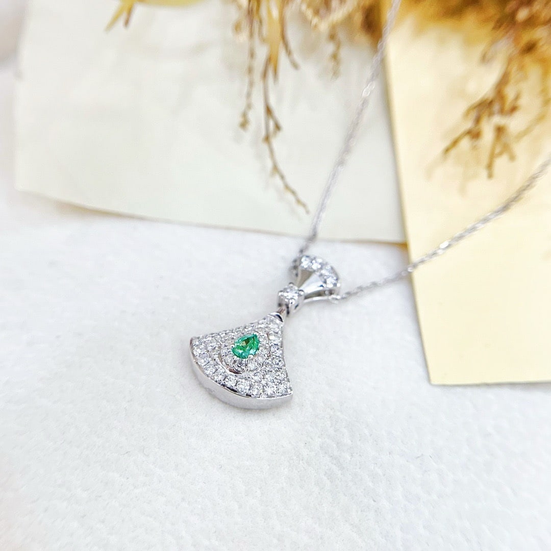 14k Gold 0.35 Ctw Natural Green Diamond & Diamond Necklace - 3