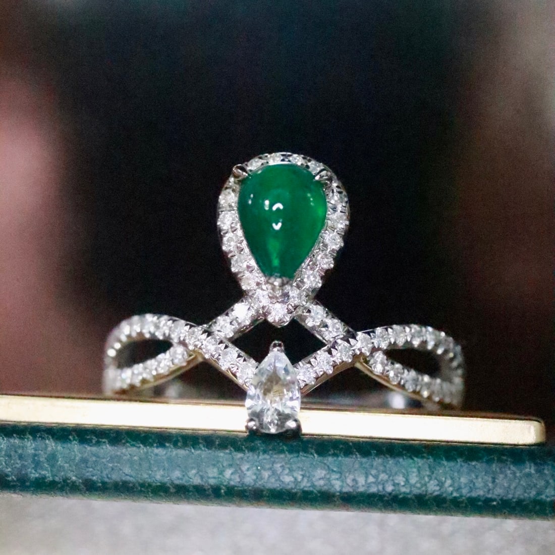 14k Gold 0.81 Ctw Natural Emerald & Diamond Ring - 2