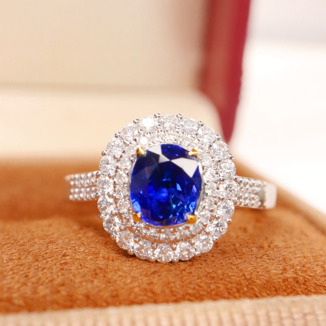 14k Gold 1.65 Ctw Vivid Blue Natural Sapphire & Diamond Ring - 3