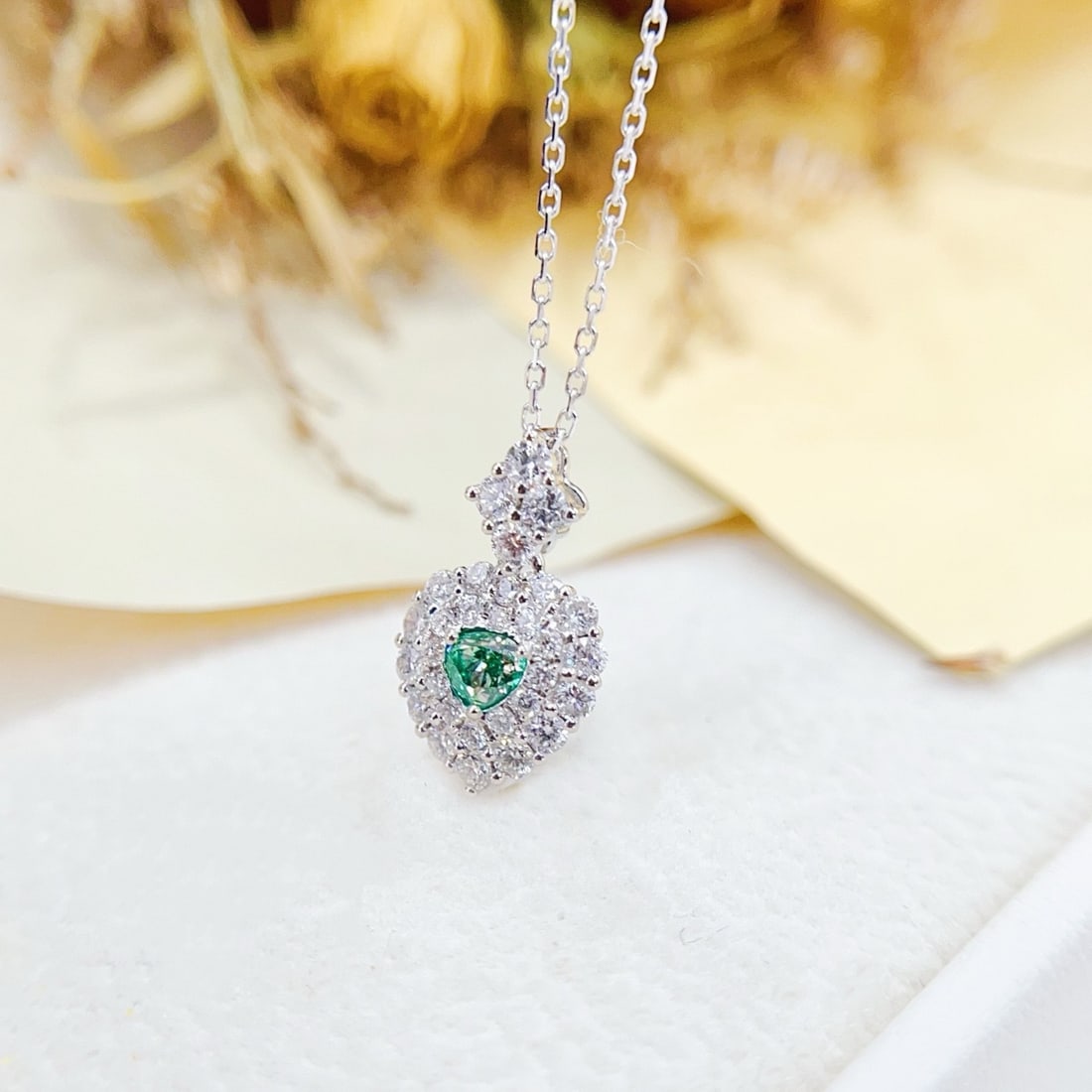 14k Gold 0.56 Ctw Natural Green Diamond & Diamond Necklace - 2