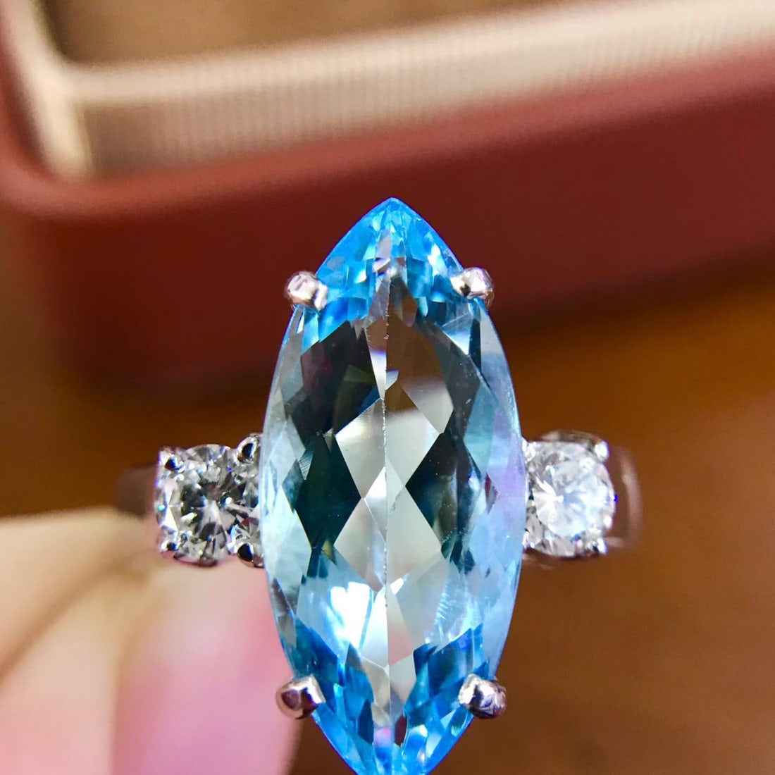 14k Gold 5.00 Ctw Natural Aquamarine & Diamond Ring: Ref:231152380 // gold content:14k gold // ring size:7. 25us // // main gemstone:aquamarine // shape:marquise // carat weight:4. 64ct // color:blue // treatment:natural // // adjacent gemstone 2 :