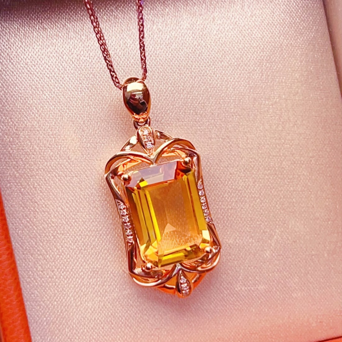 14k Gold 3.39 Ctw Natural Citrine & Diamond Pendant( Without Chain ): Ref:231152385 // gold content:14k gold // main gemstone:citrine // shape:octagonal // carat weight:3. 34ct // color:yellow // treatment:natural // // adjacent gemstone 2 : diamond // number of