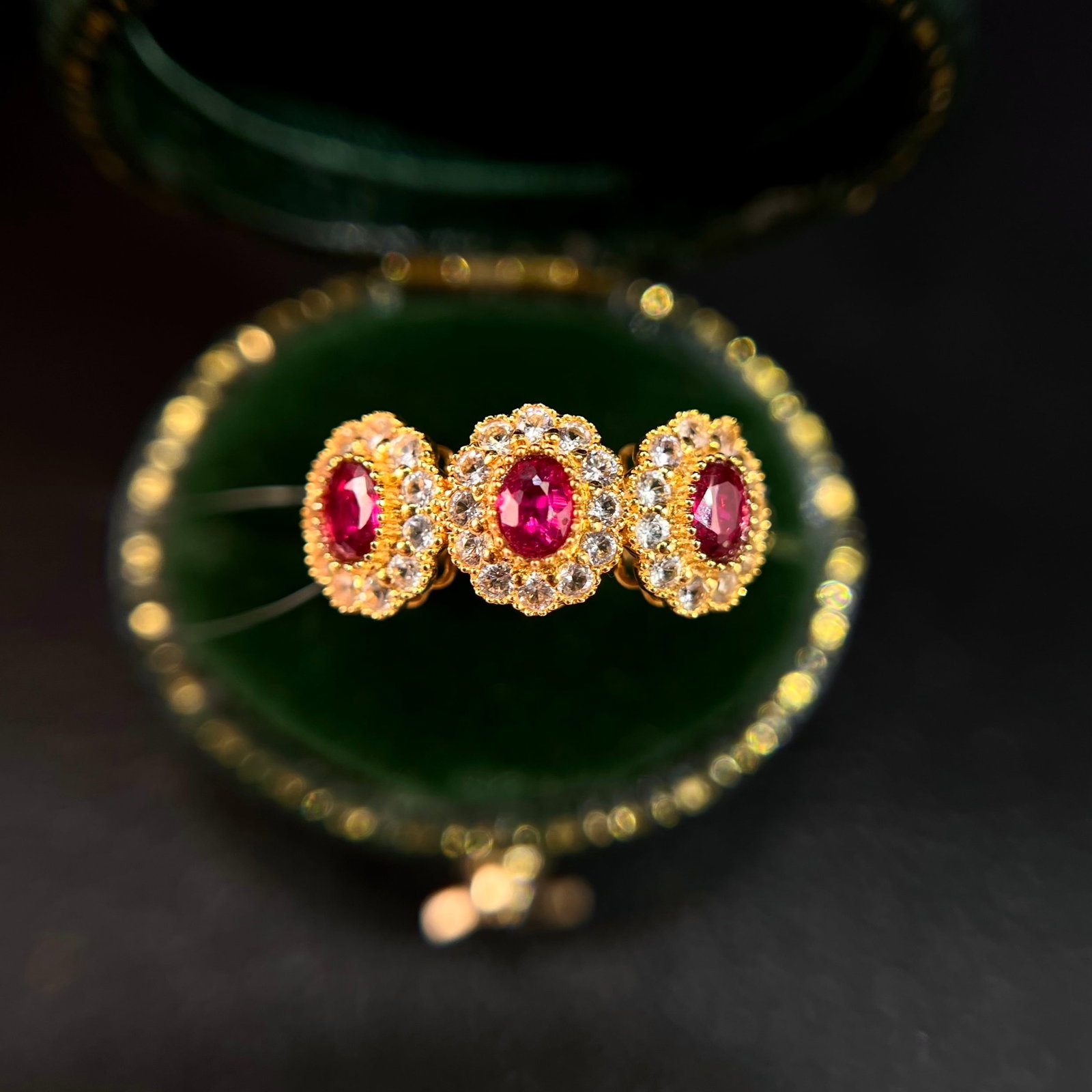 14k Gold 0.90 Ctw Natural Ruby & Sapphire Ring: Ref:231152407 // gold content:14k gold // ring size:7. 25us // // main gemstone:ruby // shape:oval // carat weight:0. 80ct // color:red // treatment:natural // // adjacent gemstone 2 : sapphire // sha