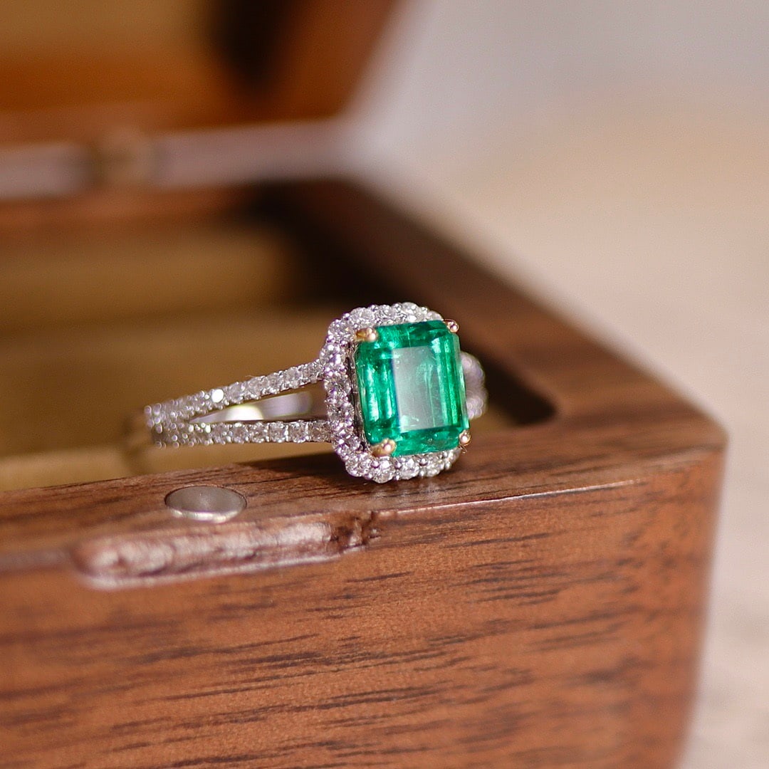 14k Gold 1.46 Ctw Vivid Green Natural Emerald & Diamond Ring - 4