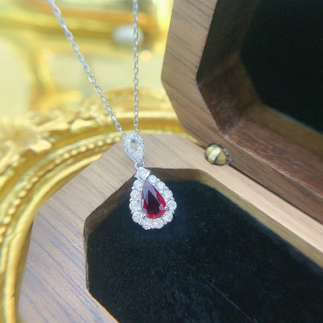 14k Gold 0.83 Ctw Vivid Red Natural Ruby & Diamond Necklace - 3