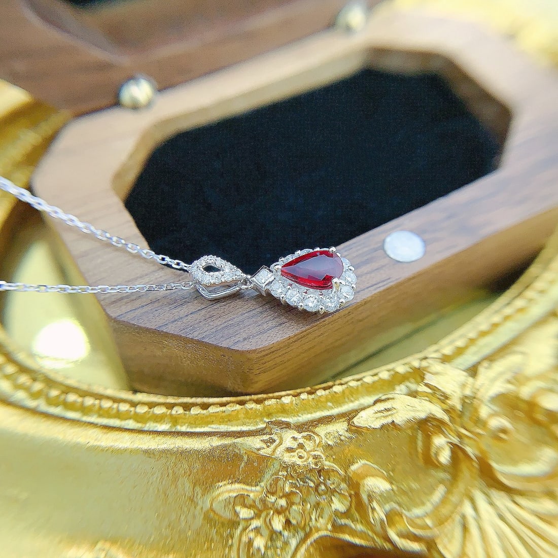 14k Gold 0.83 Ctw Vivid Red Natural Ruby & Diamond Necklace - 4