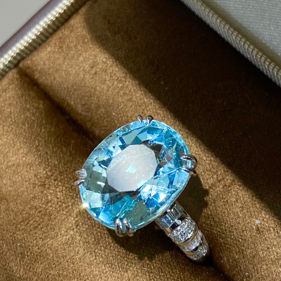 14k Gold 9.35 Ctw Natural Aquamarine & Diamond Ring - 2