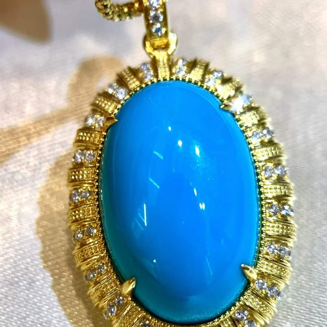 14k Gold 10.21 Ctw Natural Blue Turquoise & Diamond Pendant( Without Chain ): Ref:231152431 // gold content:14k gold // main gemstone:blue turquoise // shape:oval // carat weight:9. 95ct // color:blue // treatment:natural // // adjacent gemstone 2 : diamond // shape:round // ca