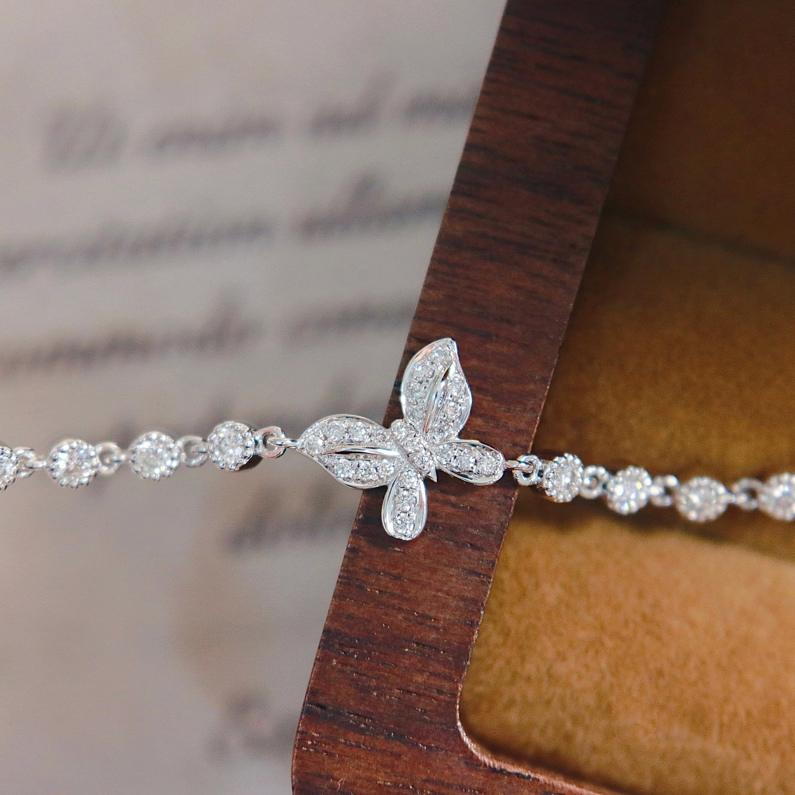 14k Gold 0.28 Ct Natural H Diamond & Butterfly Bracelet - 3