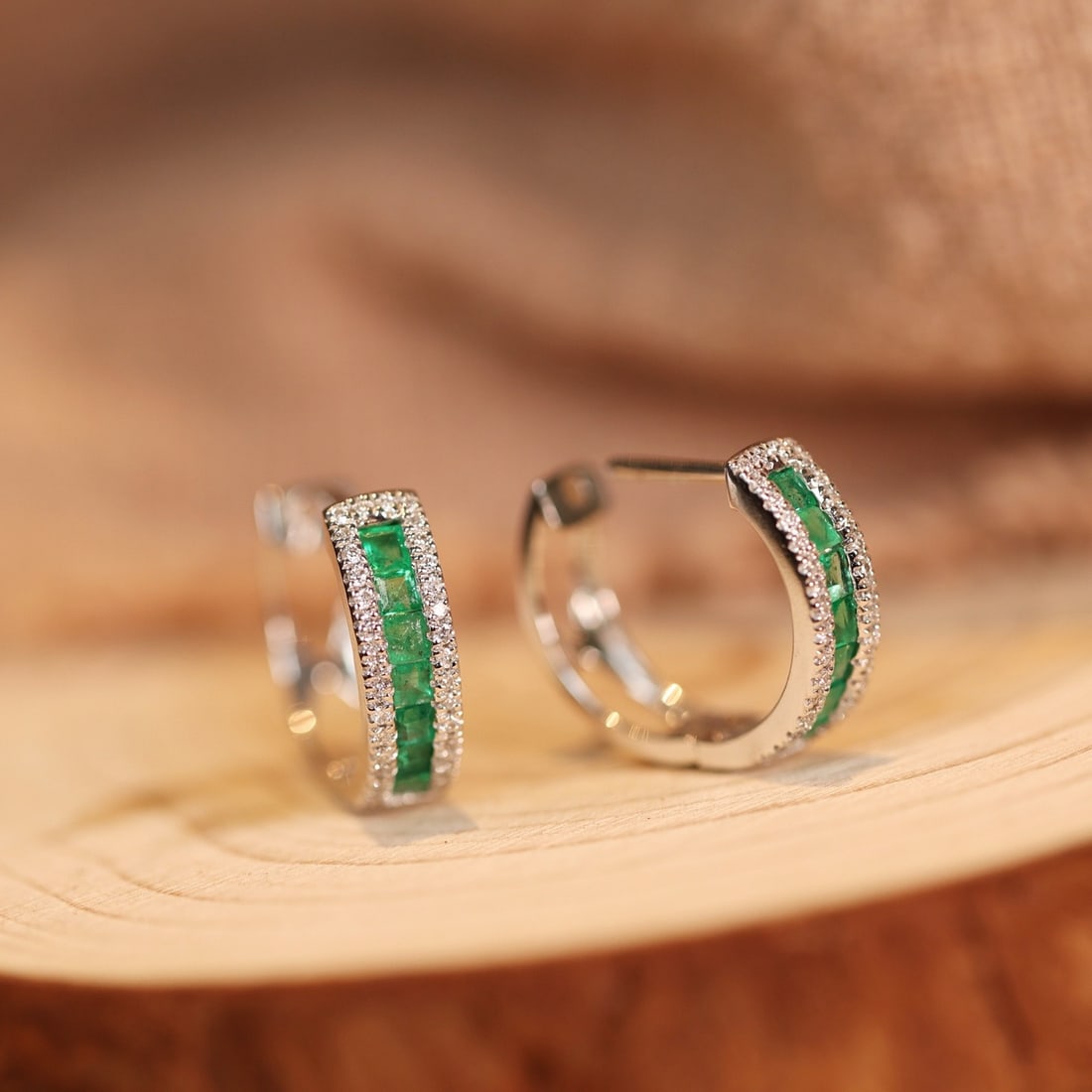 14k Gold 0.7 Ctw Natural Emerald & Diamond Earrings - 3