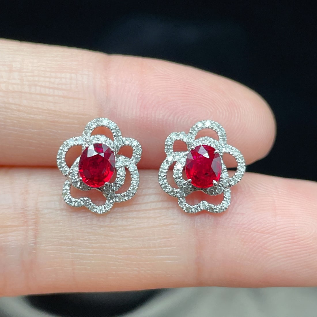 14k Gold 1.14 Ctw Natural Ruby & Diamond Earrings: Ref:231152444 // gold content:14k gold // main gemstone:ruby // shape:oval // carat weight:0. 87ct // color:red // treatment:natural // // adjacent gemstone 2 : diamond // shape:round // carat