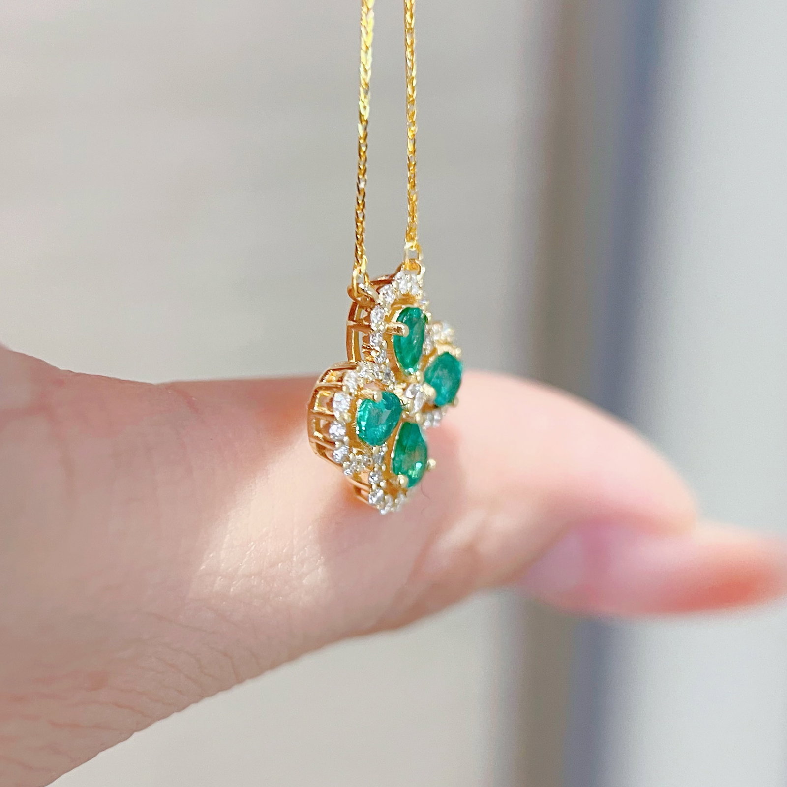 14k Gold 1.09 Ctw Natural Emerald & Diamond Necklace - 3