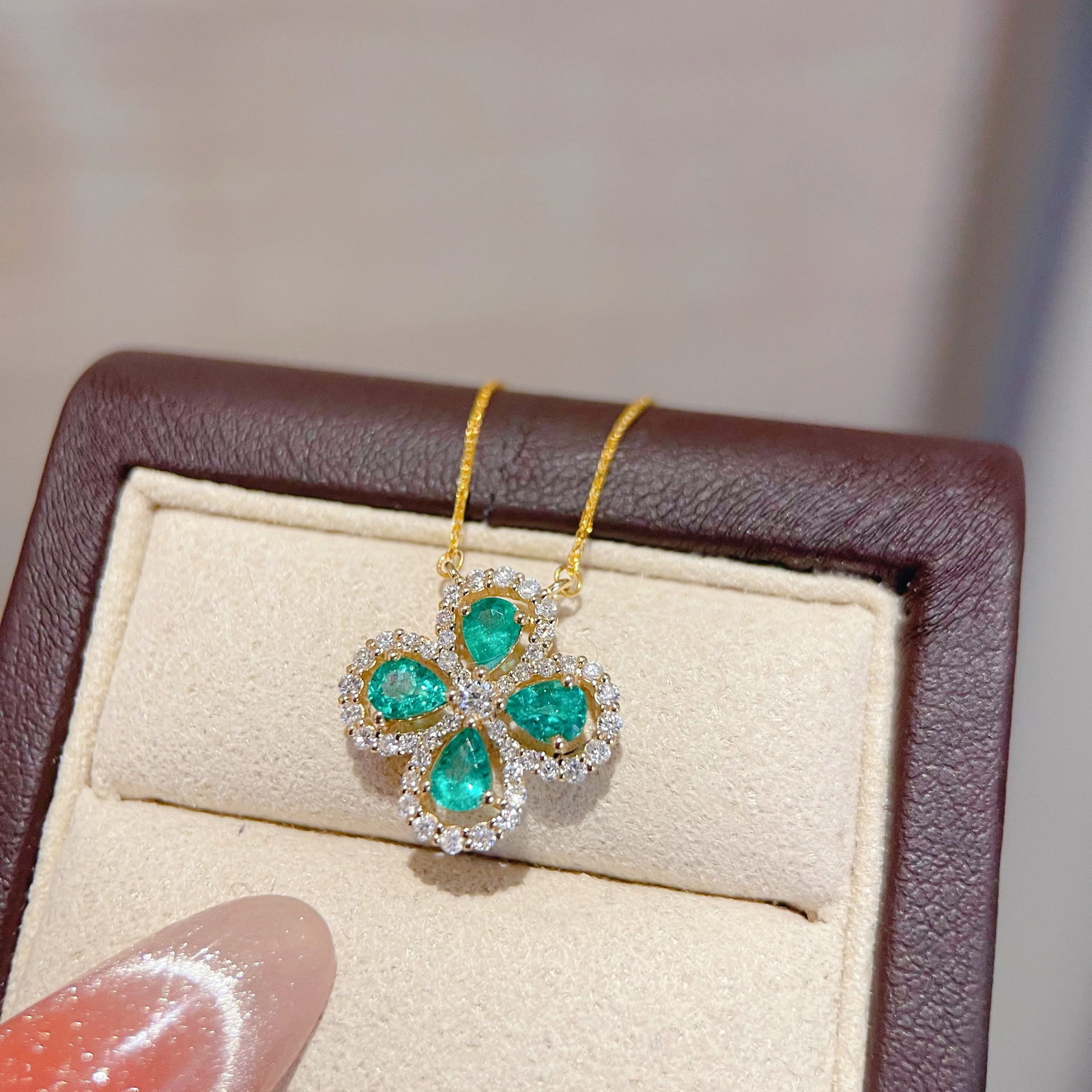 14k Gold 1.09 Ctw Natural Emerald & Diamond Necklace - 4
