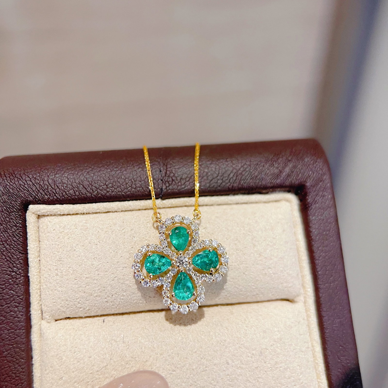 14k Gold 1.09 Ctw Natural Emerald & Diamond Necklace - 5