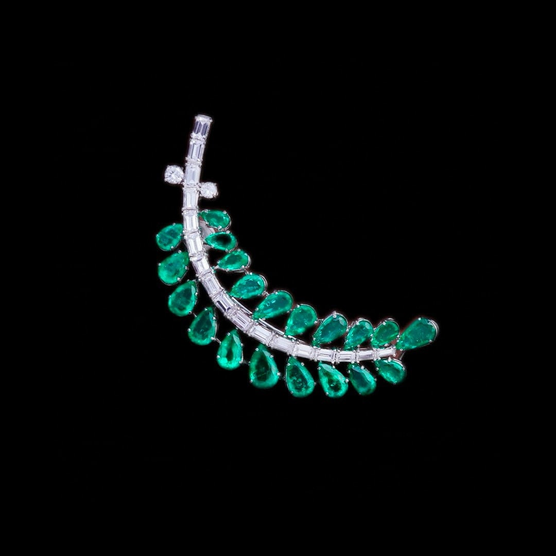 14k Gold 10.00 Ctw Natural Emerald & Diamond Brooch - 3