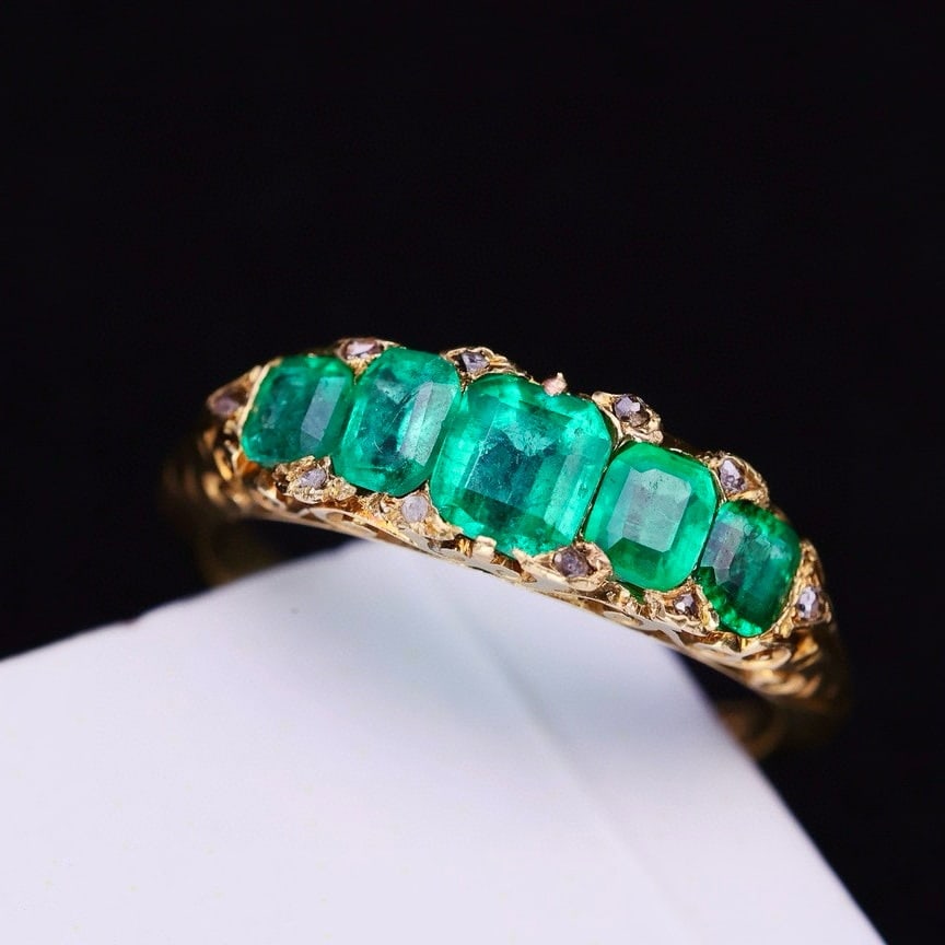 14k Gold 1.20 Ct Natural Emerald Ring: Ref:230989004 // gold content:14k gold // ring size:7. 25us // // main gemstone:emerald // shape:emerald // carat weight:1. 20ct // color:green // treatment:natural // cut grade:g // High Estimate: 23