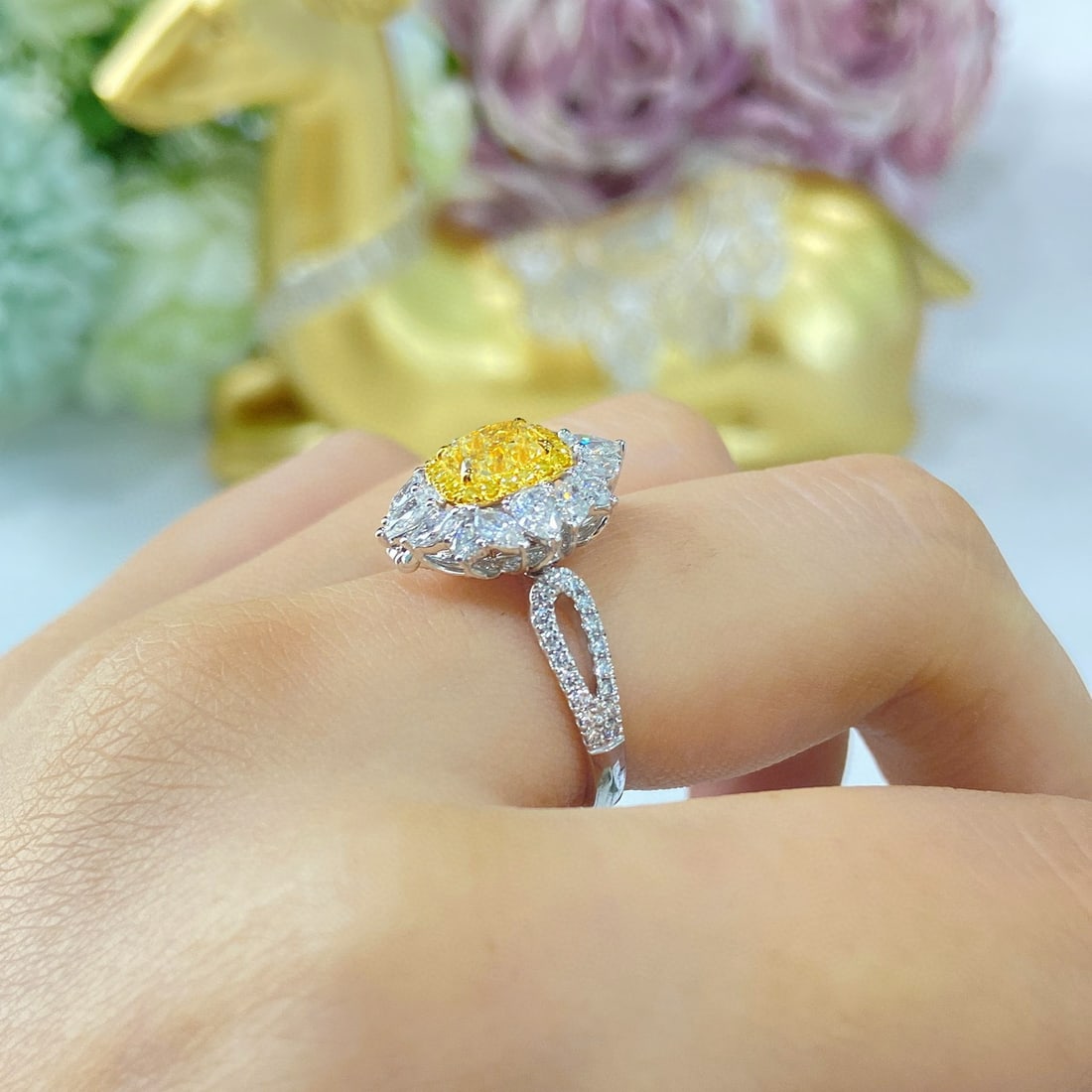 14k Gold 2.23 Ctw Natural Yellow Diamond & Diamond Ring - 4
