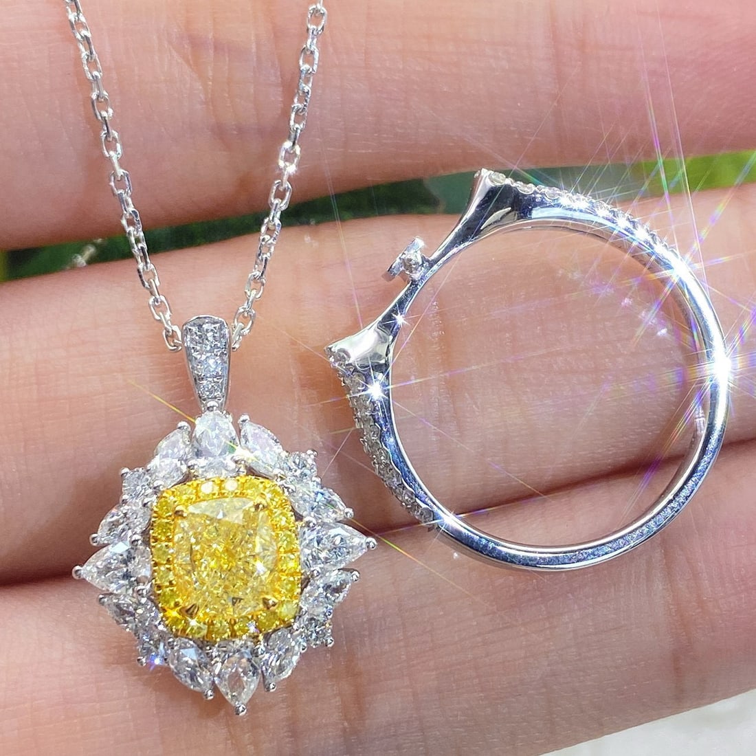 14k Gold 2.23 Ctw Natural Yellow Diamond & Diamond Ring - 5