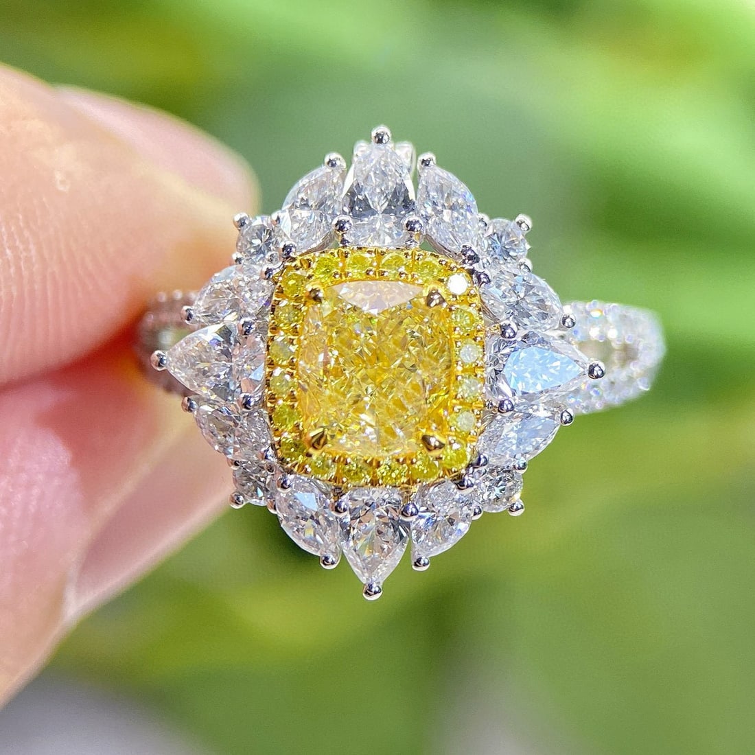 14k Gold 2.23 Ctw Natural Yellow Diamond & Diamond Ring - 6
