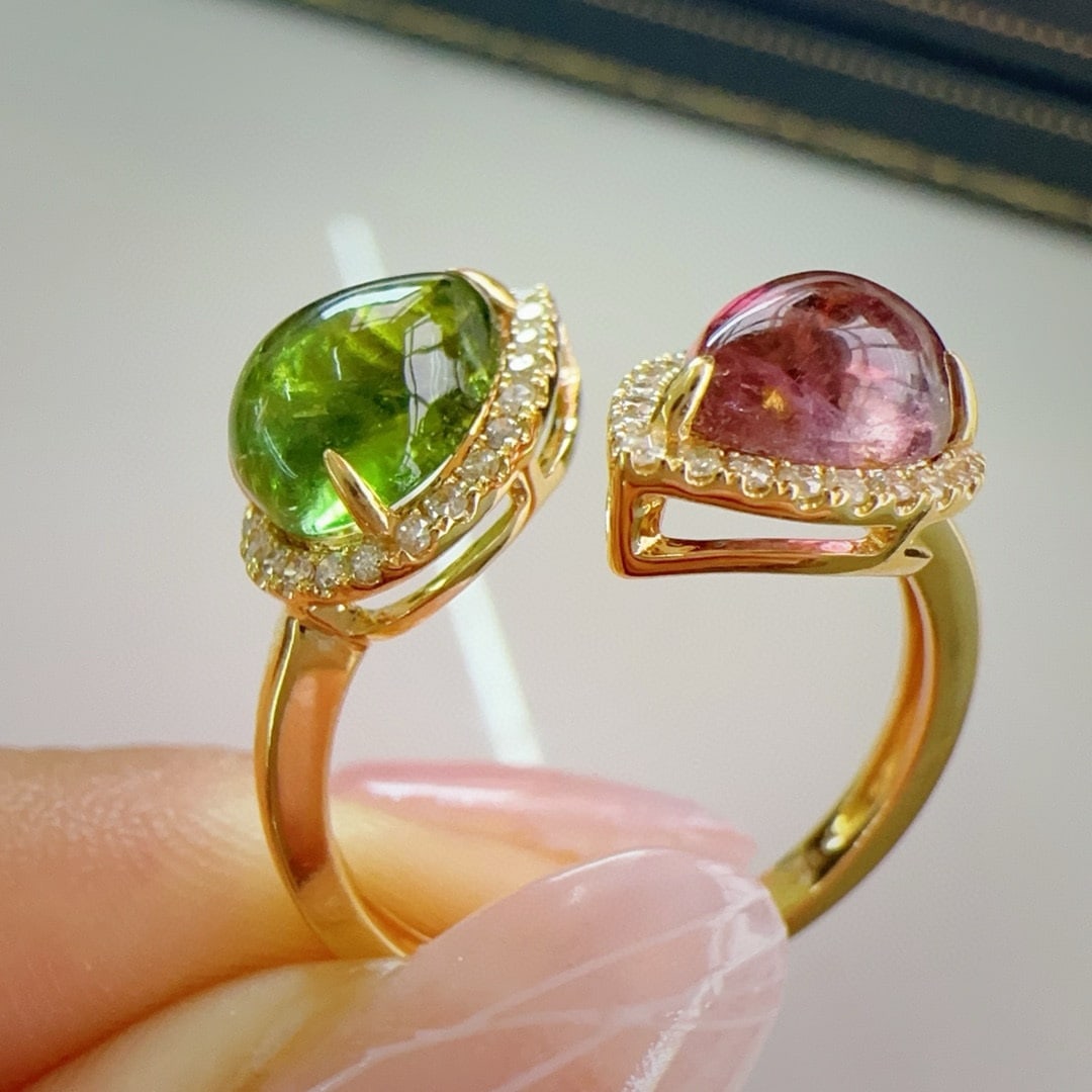 14k Gold 2.50 Ctw Natural Tourmaline & Tourmaline Ring: Ref:230989012 // gold content:14k gold // ring size:7. 25us // // main gemstone:tourmaline // shape:pear // carat weight:1. 25ct // color:green // treatment:natural // cut grade:g // // adjacent