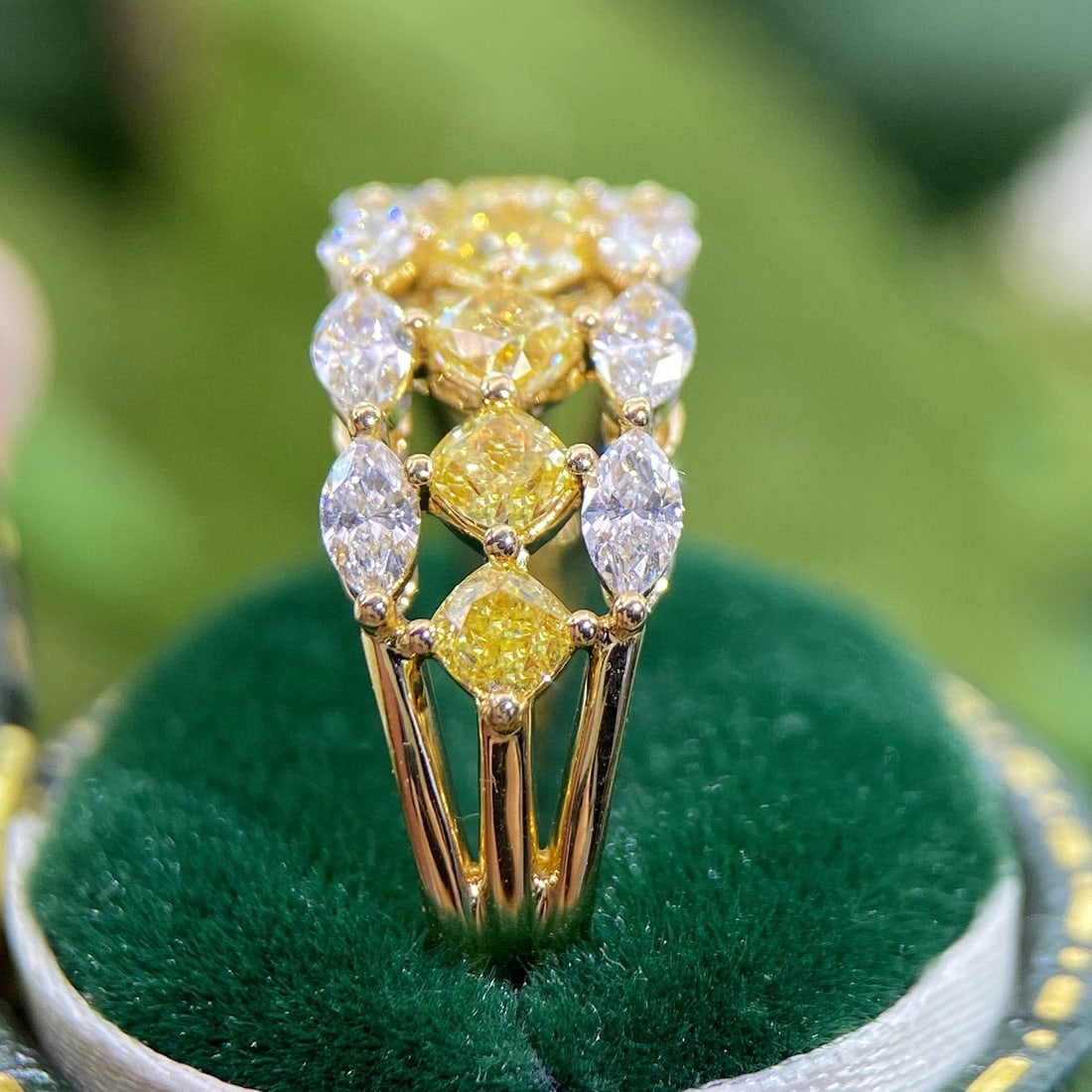 14k Gold 1.0 Ct Natural Yellow Diamond & Diamond Ring - 2