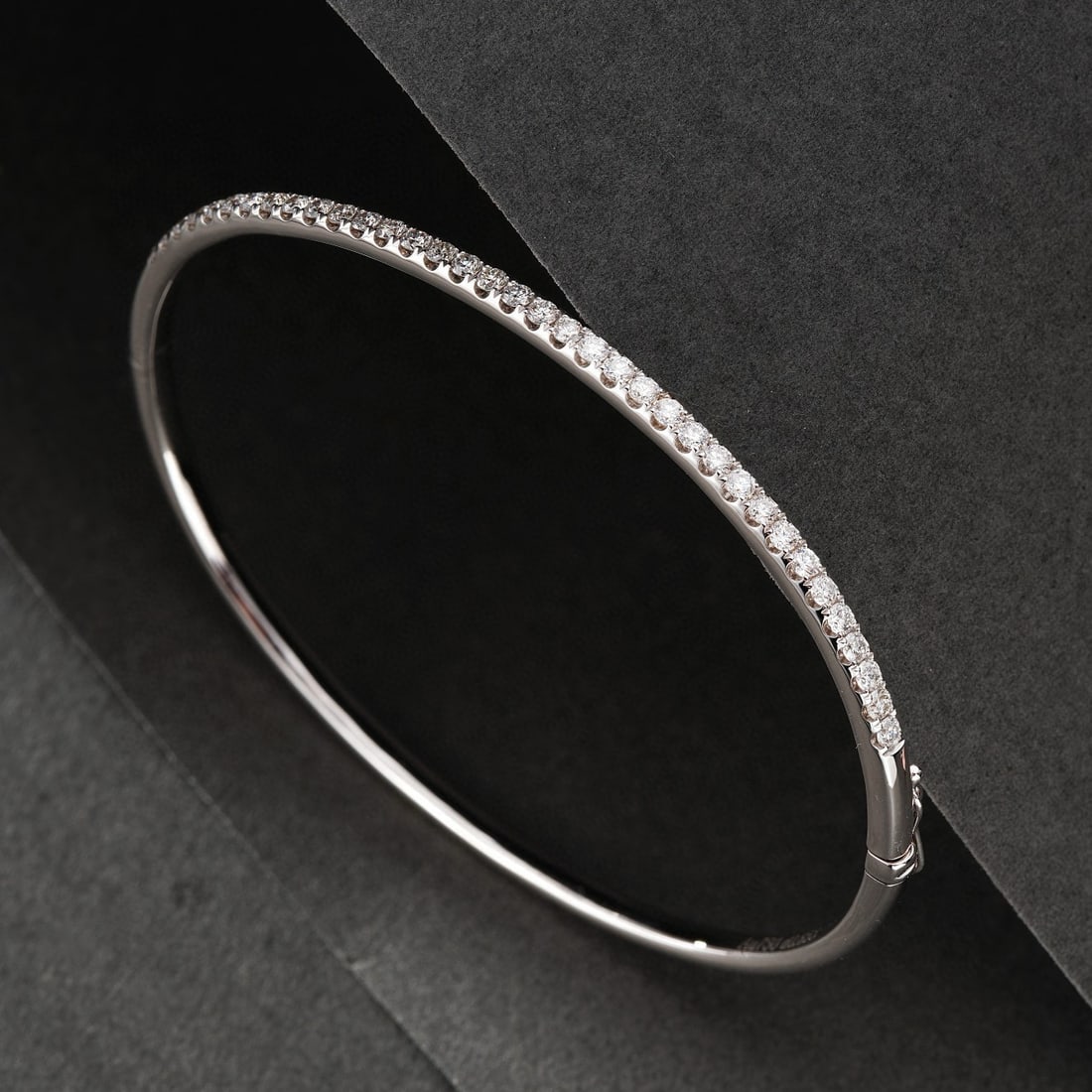 14k Gold 0.81 Ct Natural H Diamond Bracelet: Ref:230989023 // gold content:14k gold // main gemstone:diamond // shape:round // carat weight:0. 81ct // clarity grade:vs-si // color:h // treatment:natural // cut grade:g // Condition: New Low
