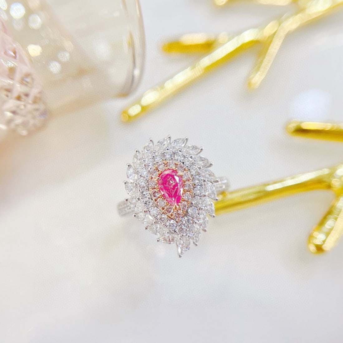 14k Gold 1.39 Ctw Natural Pink Diamond & Diamond Ring: Ref:230989024 // gold content:14k gold // ring size:7. 25us // // main gemstone:pink diamond // shape:pear // carat weight:0. 25ct // clarity grade:vs-si // color:pink // treatment:natural // cut