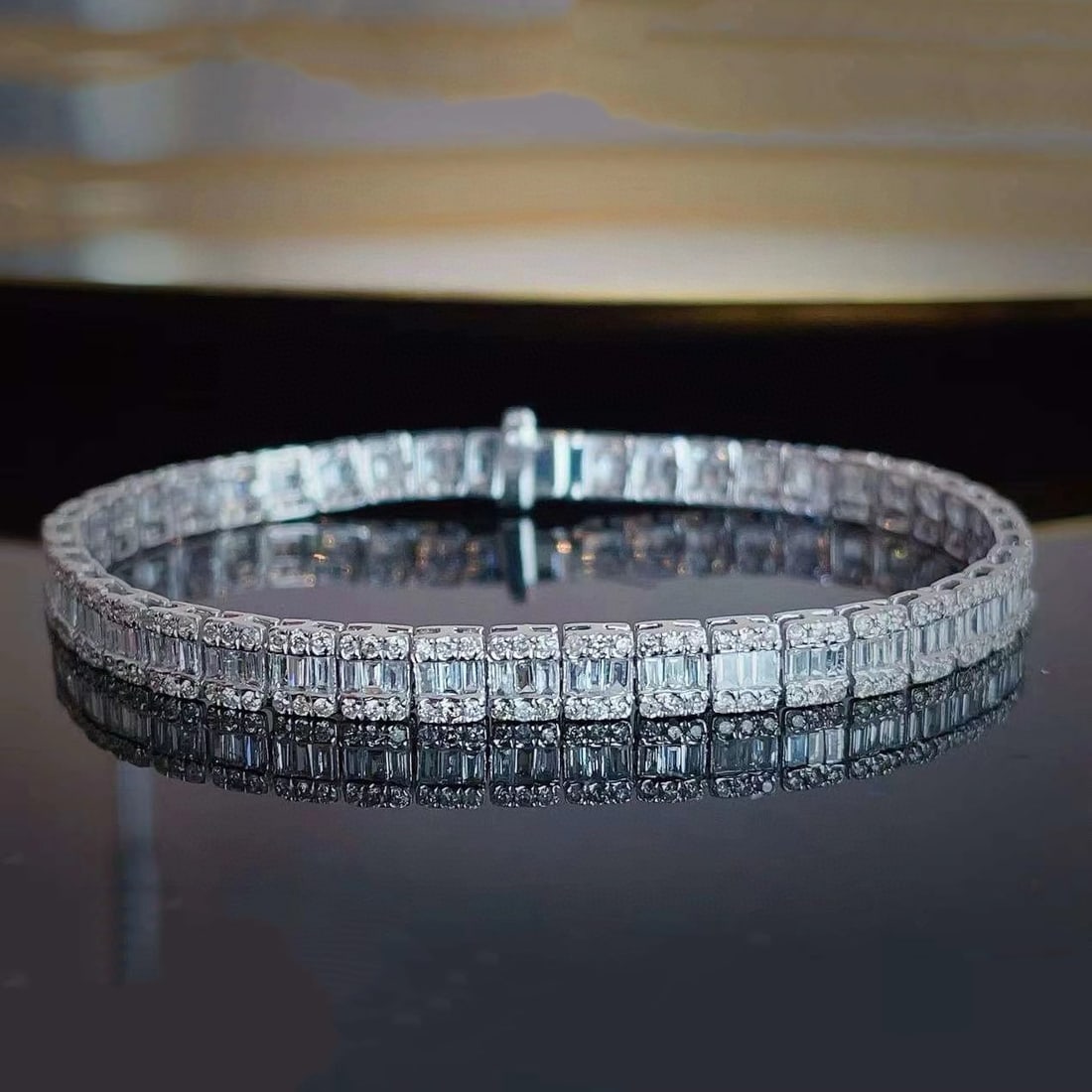 14k Gold 3.65 Ct Natural H Diamond Bracelet: Ref:230989030 // gold content:14k gold // main gemstone:diamond // shape:emerald // carat weight:3. 65ct // clarity grade:vs-si // color:h // treatment:natural // cut grade:g // // adjacent gemstone 2