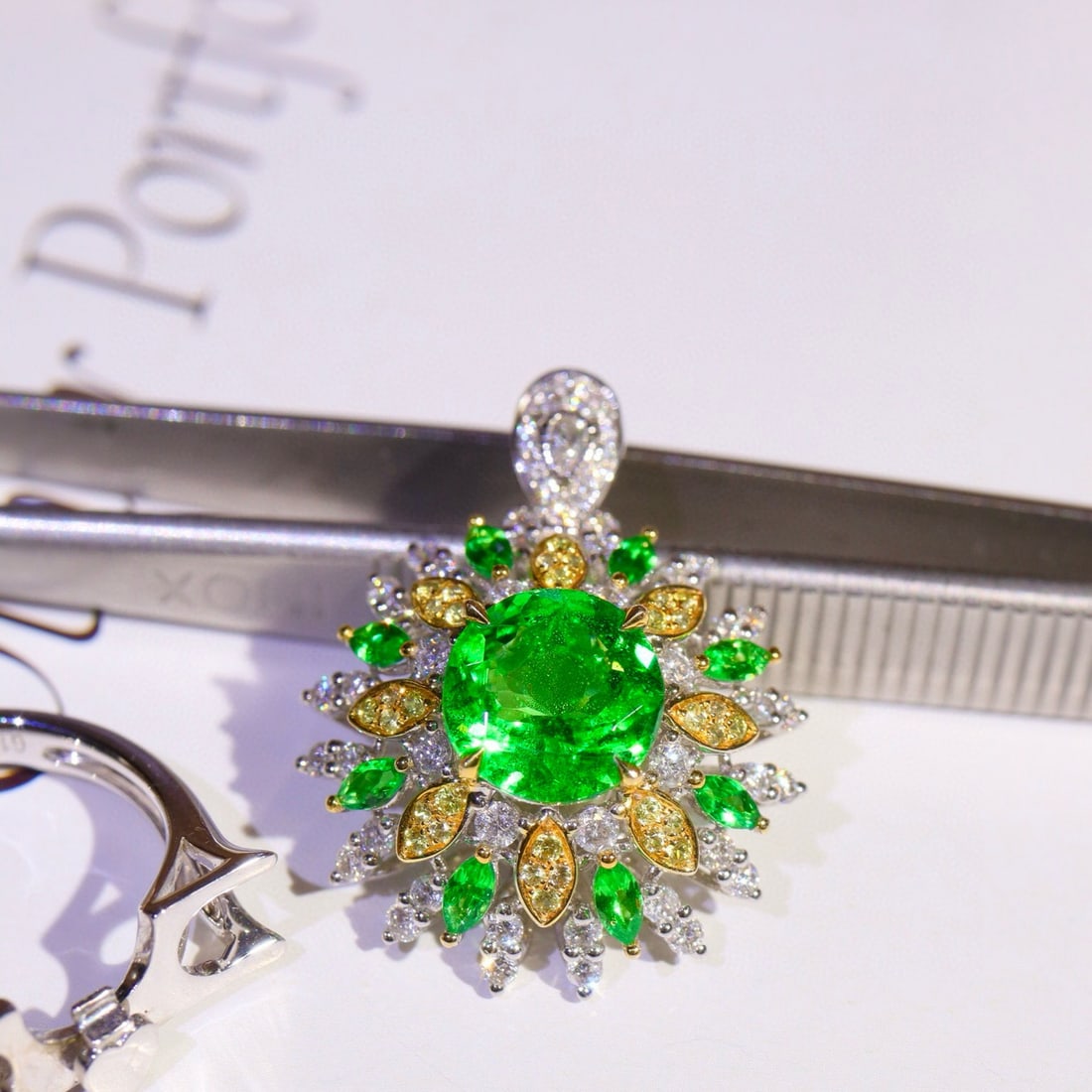 14k Gold 4.30 Ctw Natural Tsavorite & Diamond Ring - 2