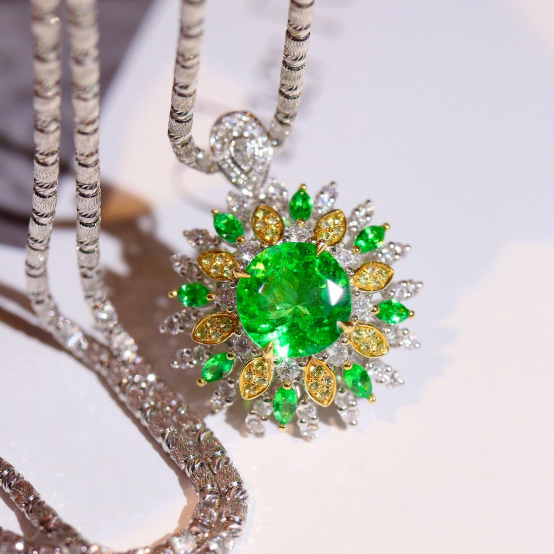 14k Gold 4.30 Ctw Natural Tsavorite & Diamond Ring - 3