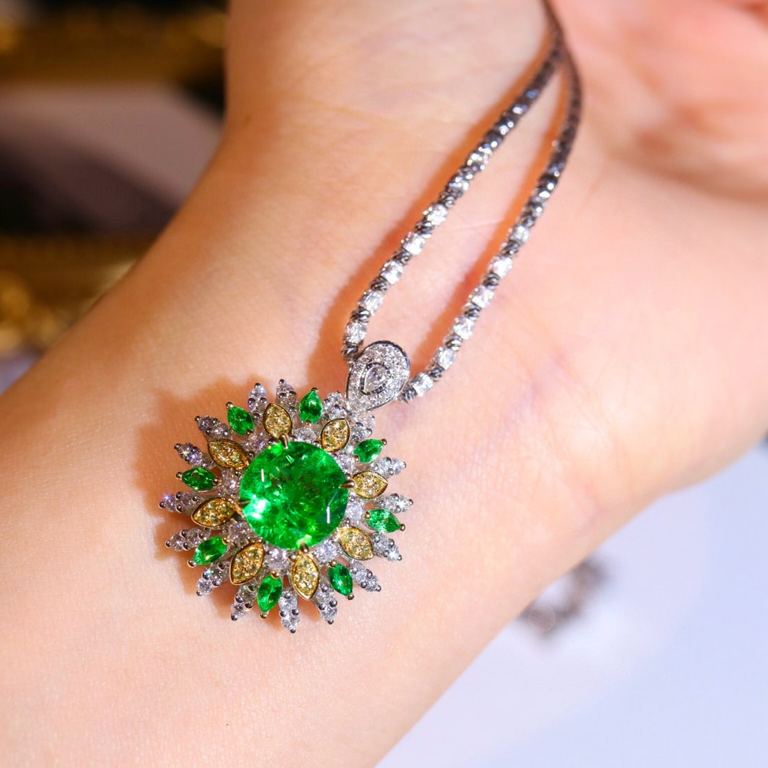 14k Gold 4.30 Ctw Natural Tsavorite & Diamond Ring - 5