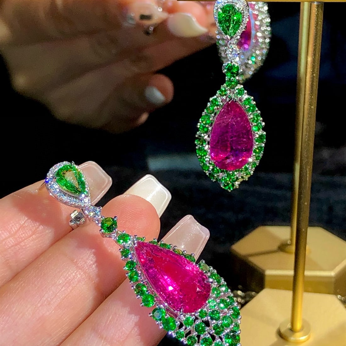 14k Gold 18.78 Ctw Natural Tourmaline & Tsavorite Earrings - 4