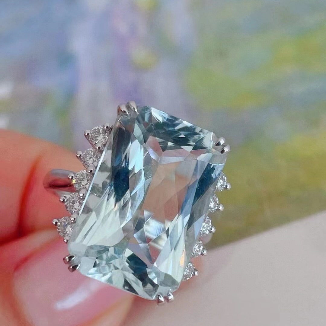 14k Gold 11 Ct Natural Aquamarine & Diamond Ring - 2