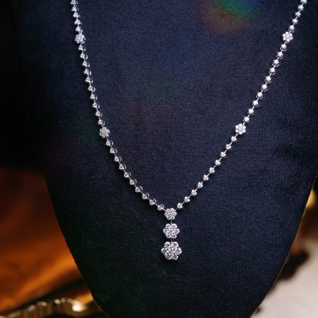 14k Gold 2.8 Ct Natural H Diamond Necklace: Ref:230989042 // gold content:14k gold // main gemstone:diamond // shape:round // carat weight:2. 8ct // color:h // treatment:natural // cut grade:g // // adjacent gemstone 2 : diamond // shape:round 