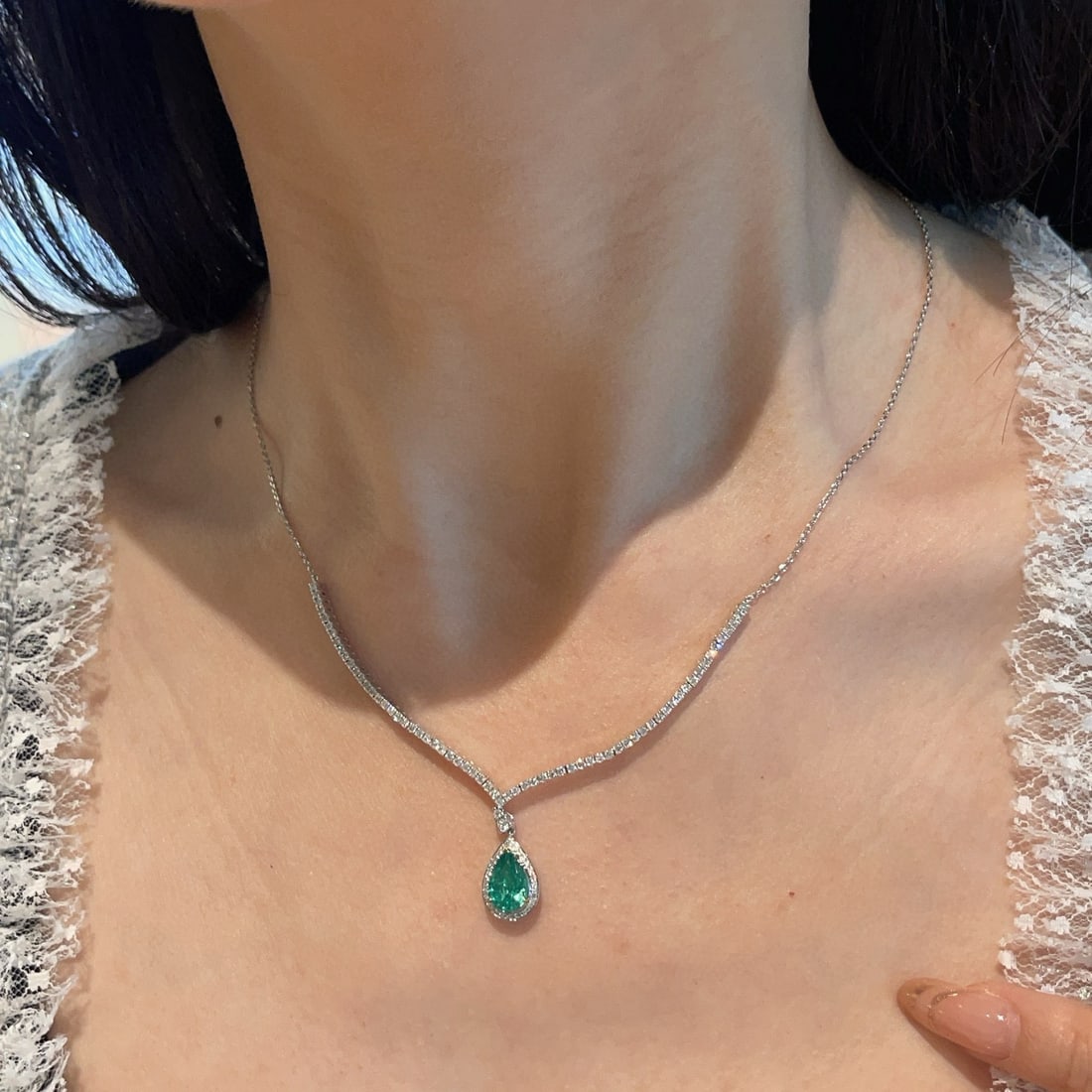 14k Gold 1.0 Ct Natural Emerald & Diamond Necklace - 5