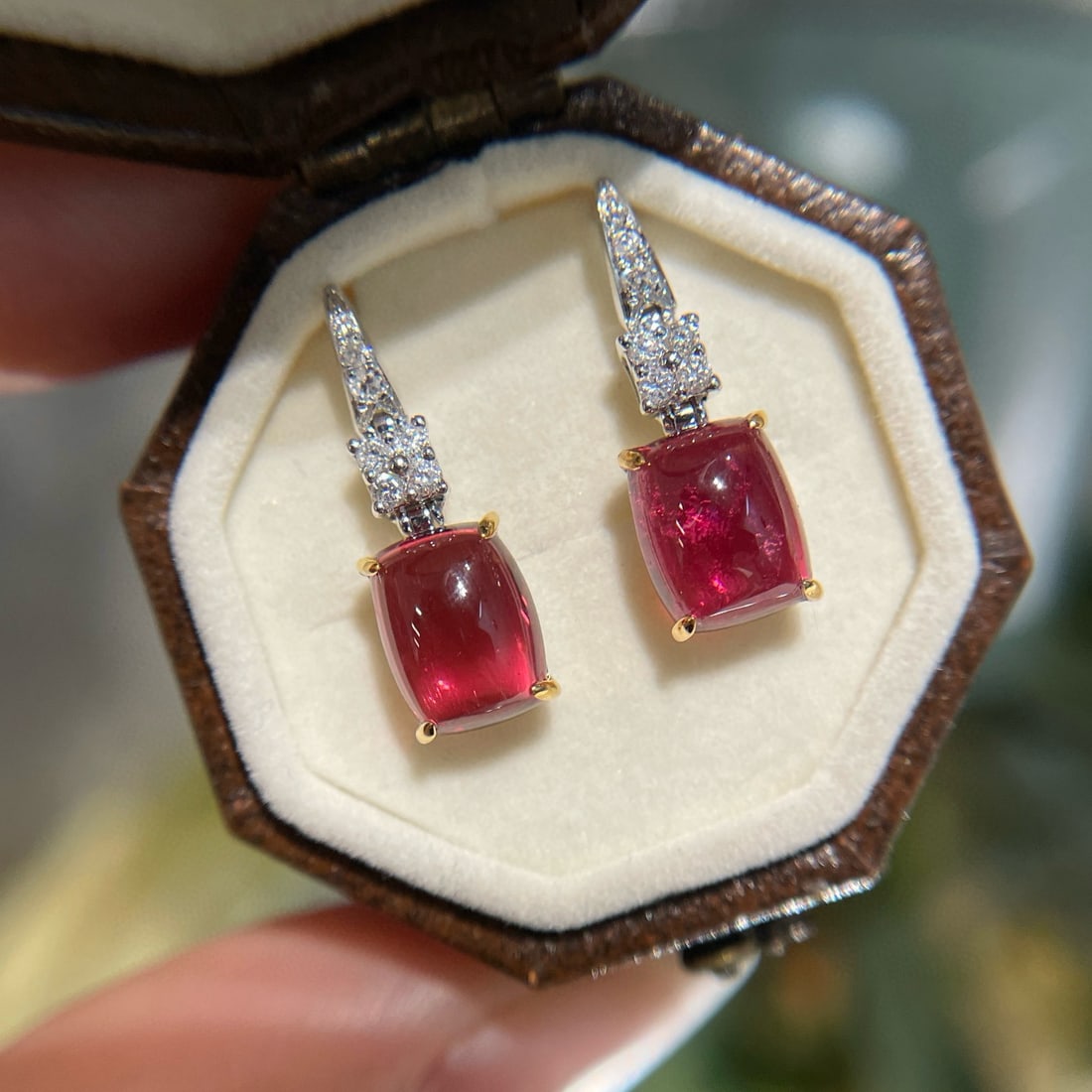 14k Gold 3 Ct Natural Tourmaline & Diamond Earrings: Ref:230989050 // gold content:14k gold // main gemstone:tourmaline // shape:emerald // carat weight:3ct // color:red // treatment:natural // cut grade:g // // adjacent gemstone 2 : diamond //
