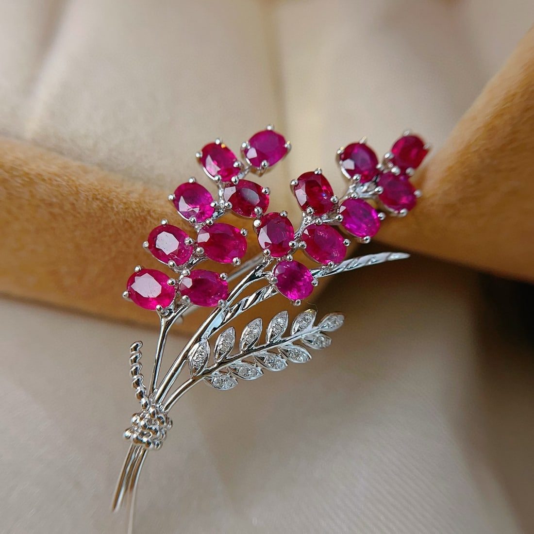 14k Gold 4.3 Ct Natural Ruby & Diamond Ring/pendant( Without Chain ): Ref:230989063 // gold content:14k gold // ring size:7. 25us // // main gemstone:ruby // shape:oval // carat weight:4. 3ct // color:red // treatment:natural // cut grade:g // // adjacent gemstone 2 : d