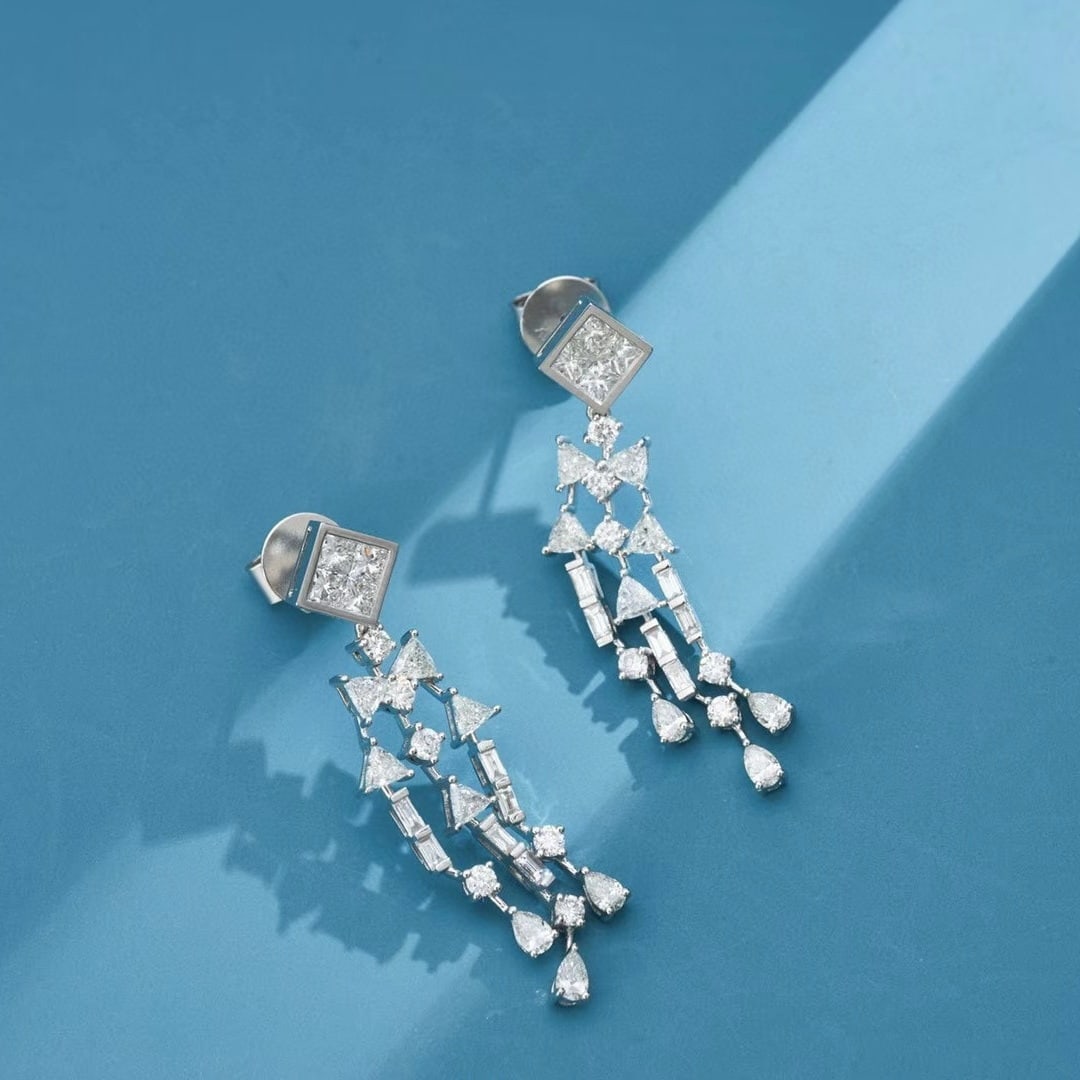 14k Gold 2.51 Ctw Natural H Diamond Earrings: Ref:230989085 // gold content:14k gold // main gemstone:diamond // shape:round // carat weight:0. 65ct // color:h // treatment:natural // cut grade:g // // adjacent gemstone 2 : diamond //