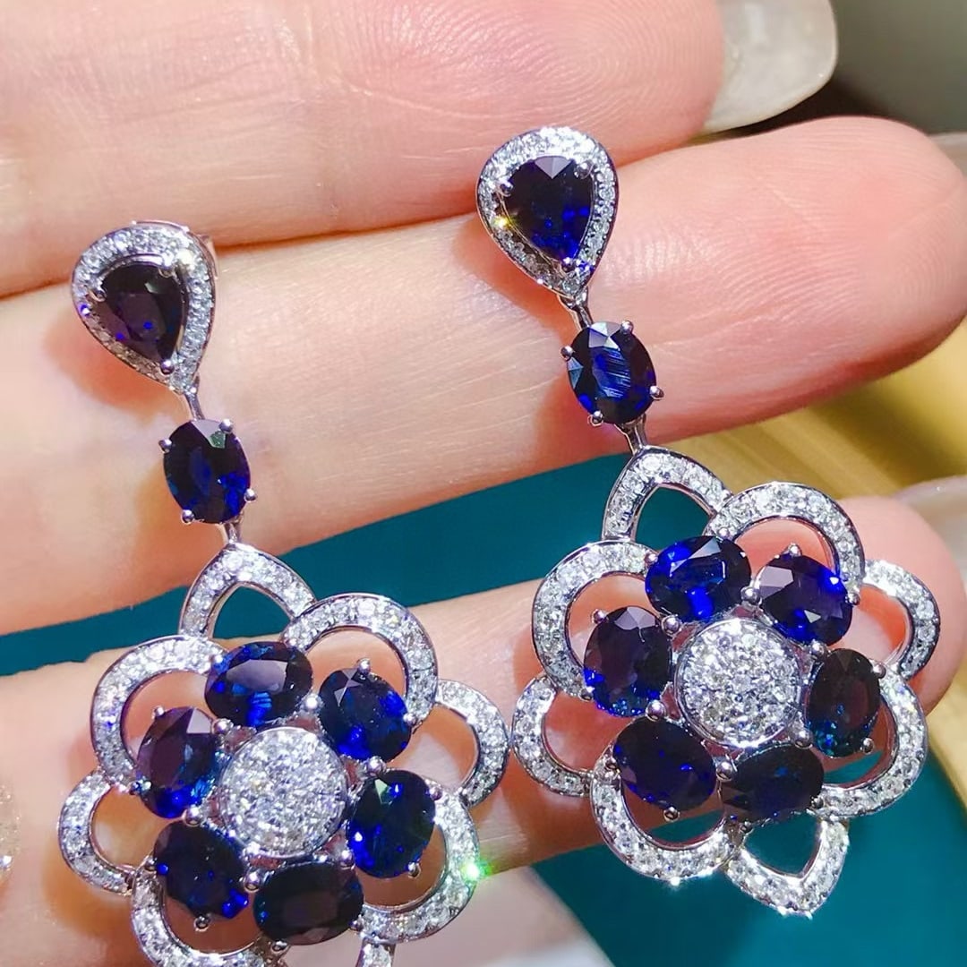 14k Gold 8.08 Ctw Natural Sapphire & Diamond Earrings: Ref:230989090 // gold content:14k gold // main gemstone:sapphire // shape:oval // carat weight:7ct // color:blue // treatment:natural // cut grade:g // // adjacent gemstone 2 : diamond // shape:round 