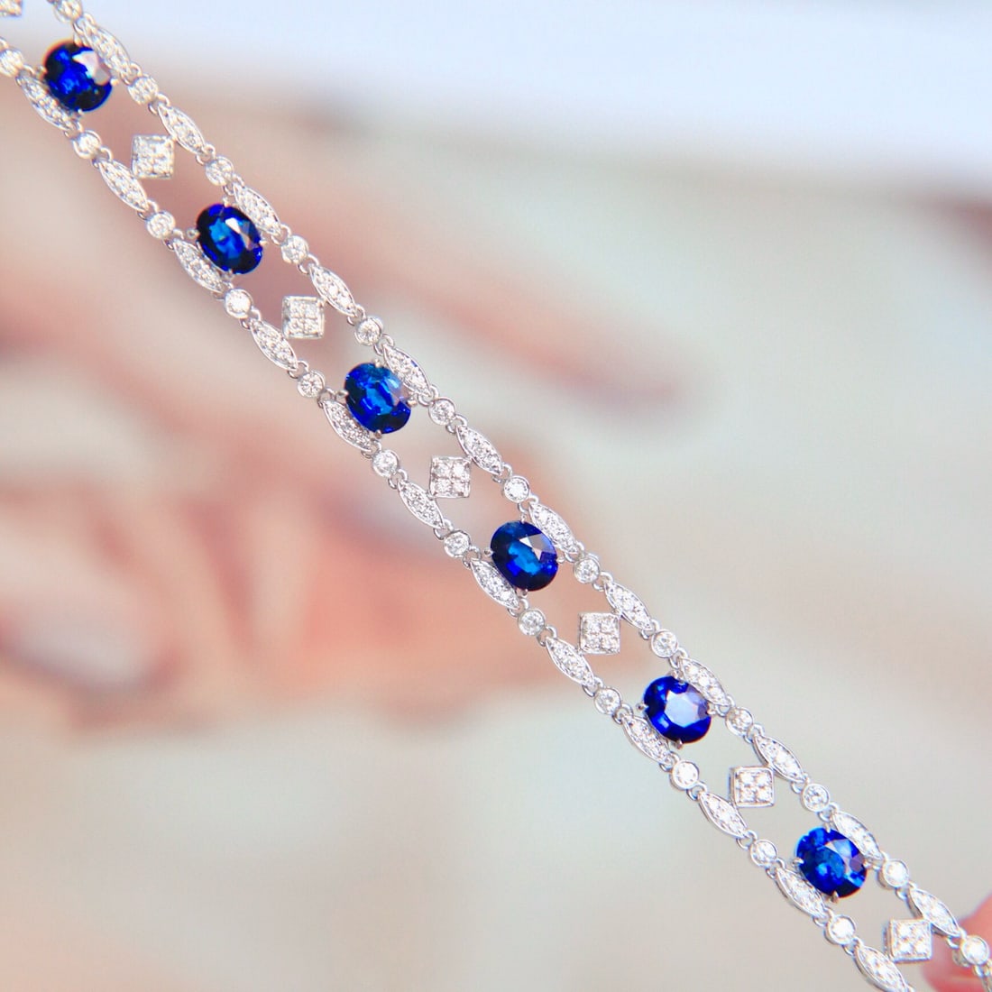 14k Gold 3.84 Ctw Natural Sapphire & Diamond Bracelet: Ref:230989104 // gold content:14k gold // main gemstone:sapphire // shape:oval // carat weight:2. 99ct // color:blue // treatment:natural // cut grade:g // // adjacent gemstone 2 : diamond //