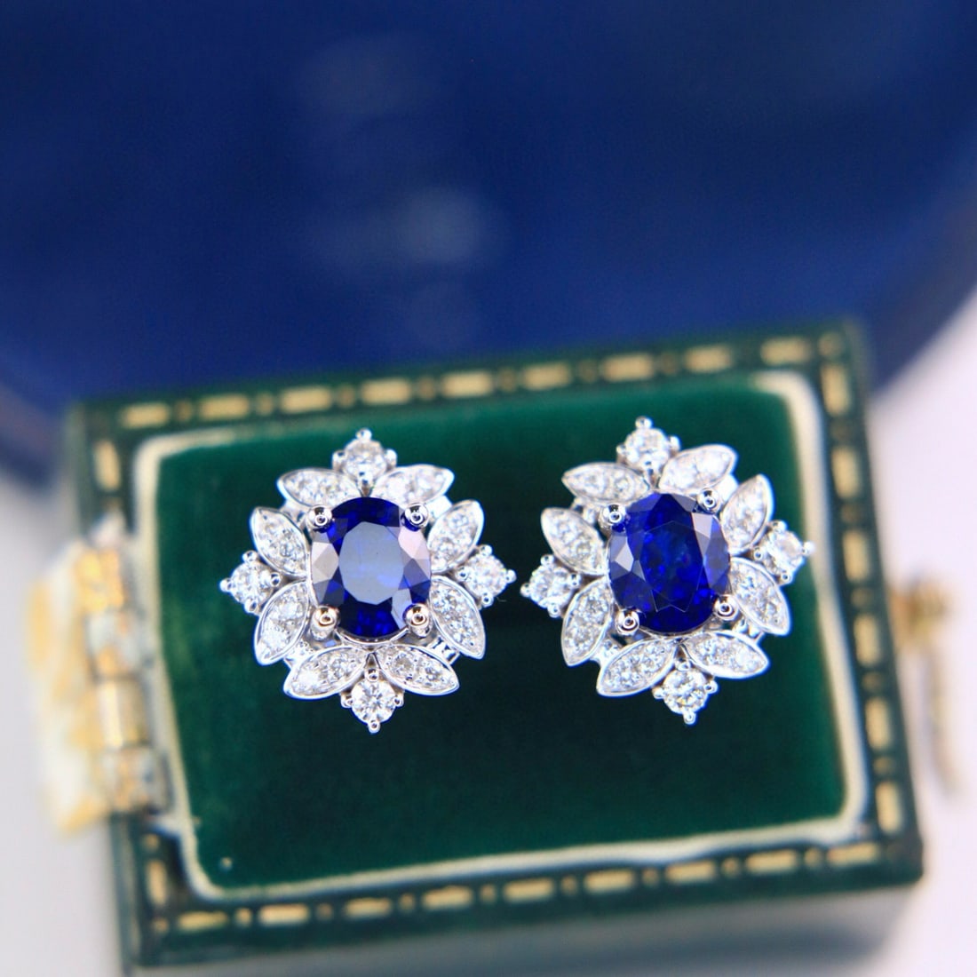 14k Gold 1.68 Ctw Natural Sapphire & Diamond Earrings: Ref:230989114 // gold content:14k gold // main gemstone:sapphire // shape:oval // carat weight:1. 38ct // color:blue // treatment:natural // cut grade:g // // adjacent gemstone 2 : diamond //