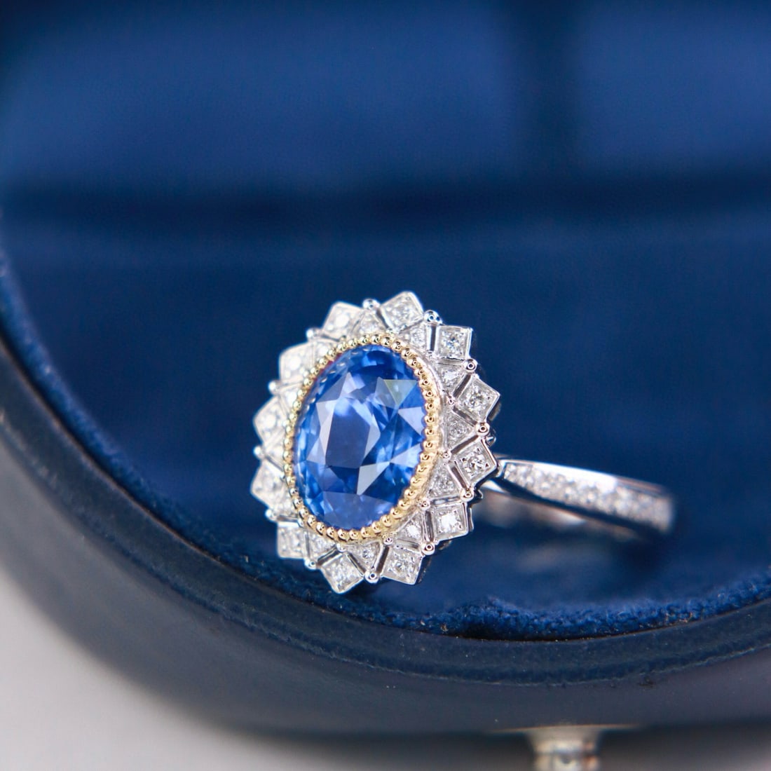 14k Gold 2.73 Ctw Natural Sapphire & Diamond Ring - 3