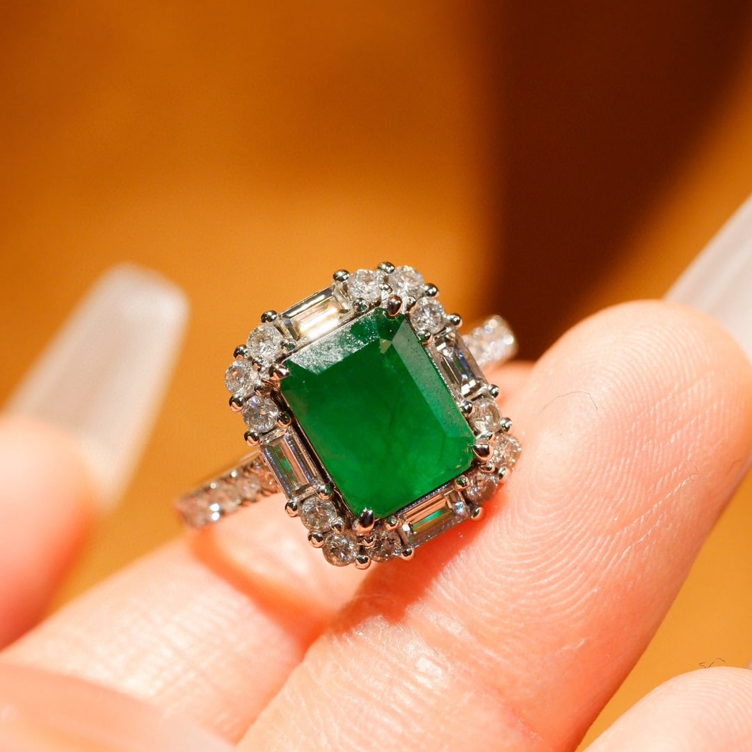14k Gold 3.13 Ctw Natural Emerald & Diamond Ring - 2