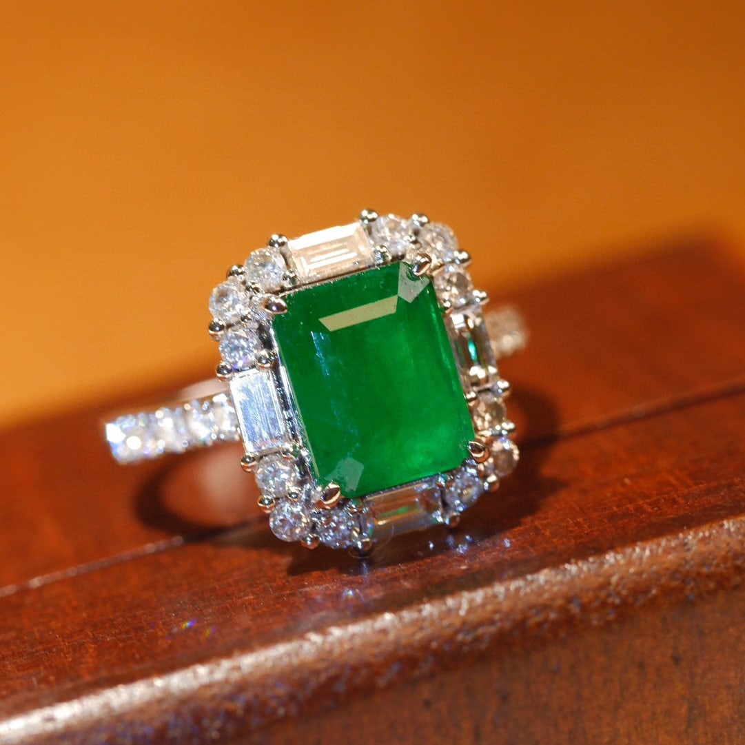 14k Gold 3.13 Ctw Natural Emerald & Diamond Ring - 5
