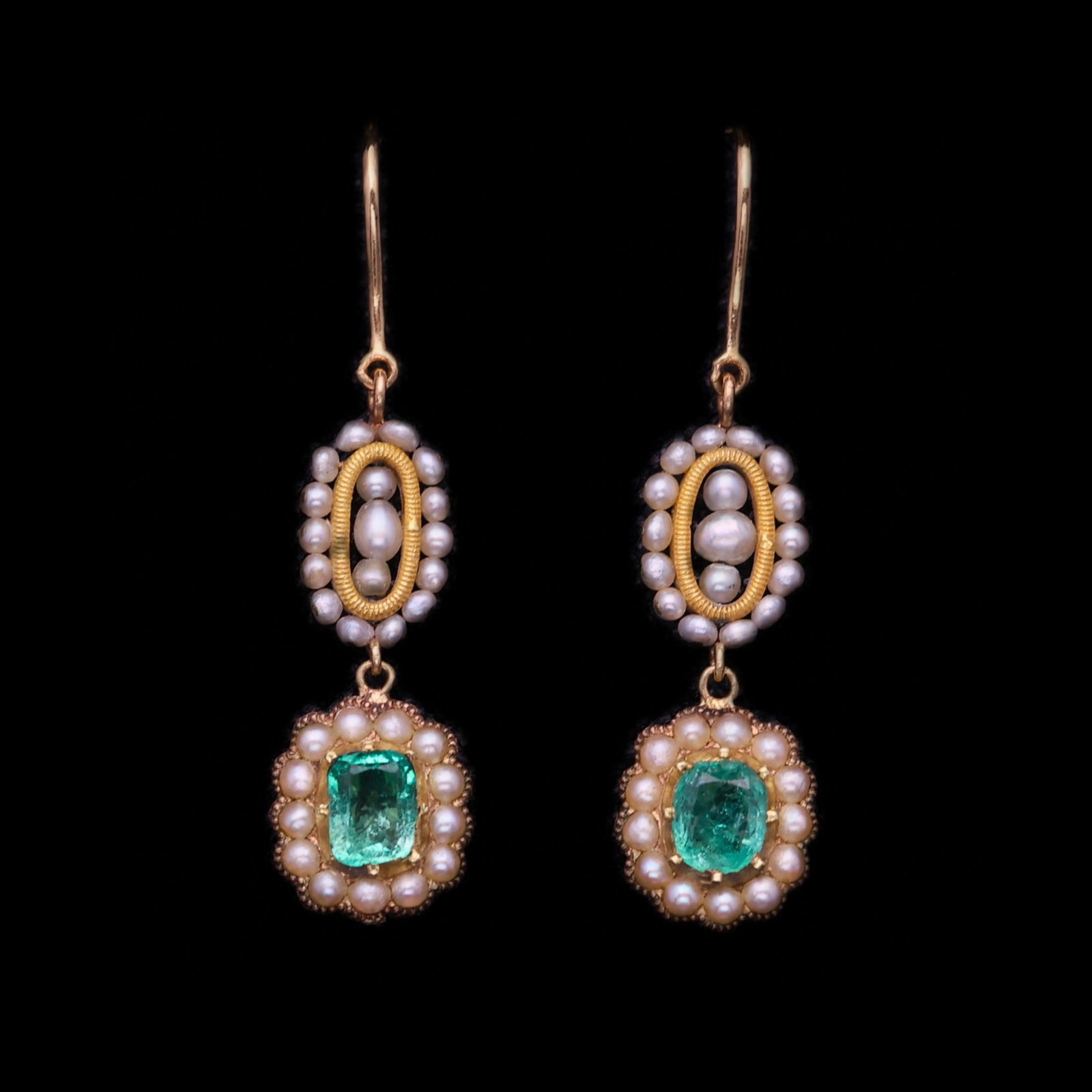 14k Gold 1.2 Ct Natural Emerald & Diamond Earrings: Ref:230989121 // gold content:14k gold // main gemstone:emerald // shape:oval // carat weight:1. 2ct // color:green // treatment:natural // cut grade:g // // adjacent gemstone 2 : diamond //