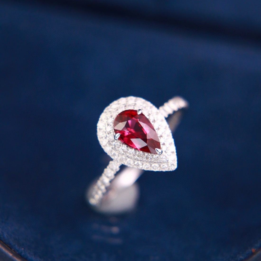 14k Gold 1.43 Ctw Natural Ruby & Diamond Ring: Ref:230989122 // gold content:14k gold // ring size:7. 25us // // main gemstone:ruby // shape:pear // carat weight:1. 02ct // color:red // treatment:natural // cut grade:g // // adjacent gemstone 2 :